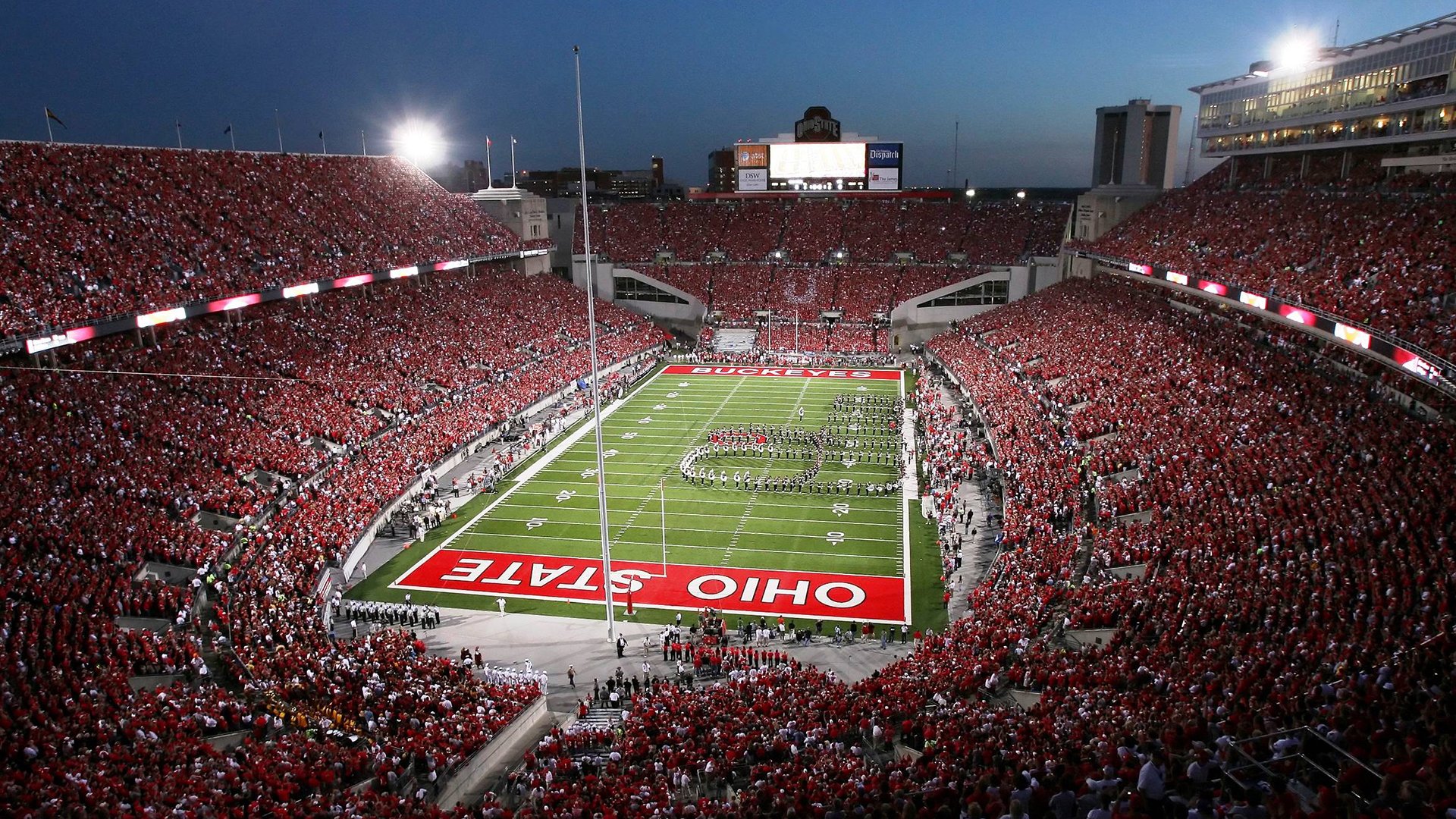 英超争冠激烈：悬念渐入佳境，精彩不断！，英超竞争激烈